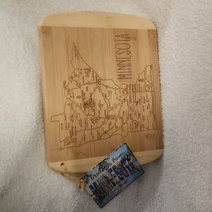 NWT Bamboo Minnesota Laser Etched Cutting and Serving Board, 11x 8 3/4 x 1/2